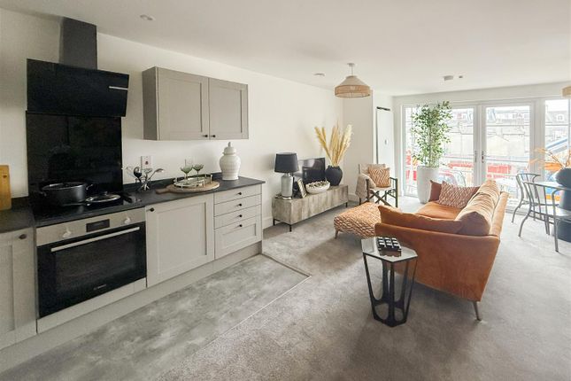 Living Room / Kitchen