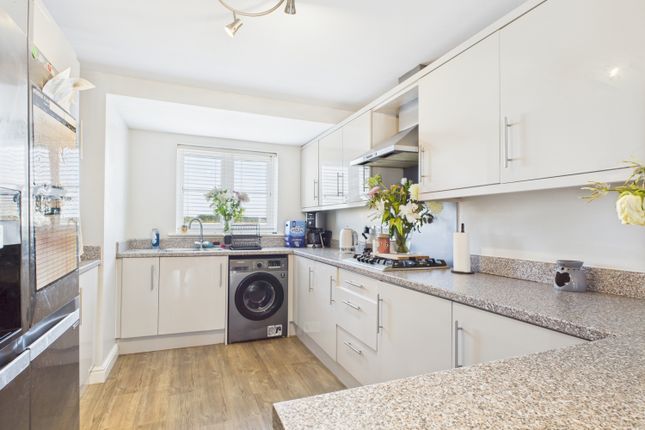 Kestrel Road, Corby photo 2