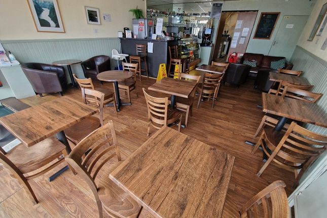 Thumbnail Restaurant/cafe for sale in Cafe/Coffee House &amp; 1-Bed Flat, Southend-On-Sea