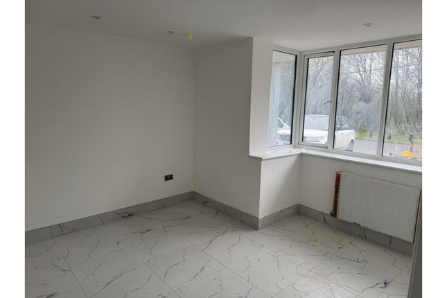 Loire Cottage, Warden Road, Sheerness photo 4