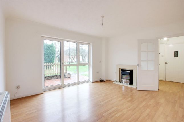 Flat for sale in Russell Square, Longfield, Kent