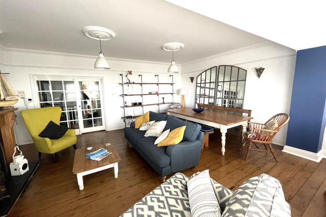 Flat 2, 9/10, Victoria Parade, Broadstairs photo 2