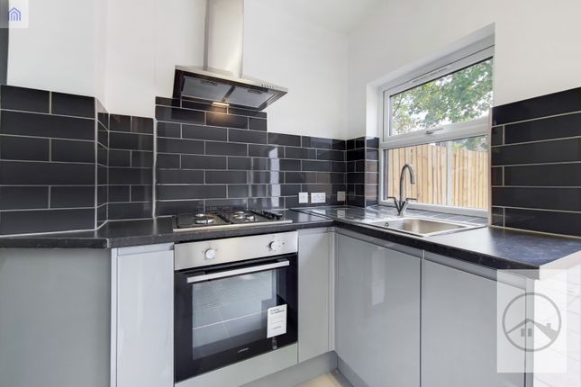 Thumbnail Terraced house to rent in Links Road, London