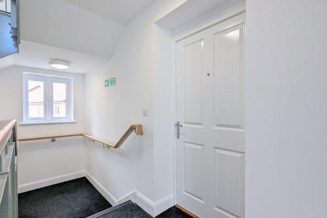 Flat 4, 31 Teeswater Way, Milton Keynes photo 5