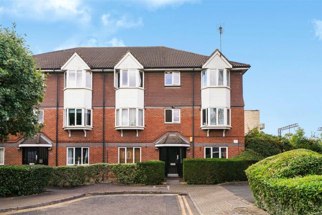 80, Bunning Way, London photo 4