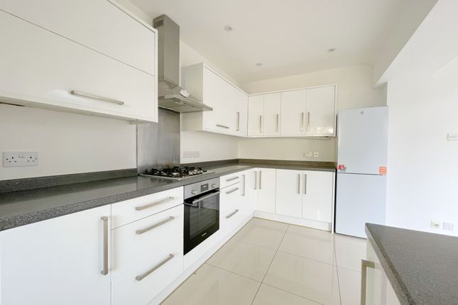 13, Queens Drive, West Acton photo 4