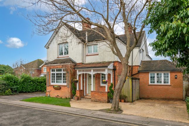 Detached house for sale in Malthouse Road, Crawley