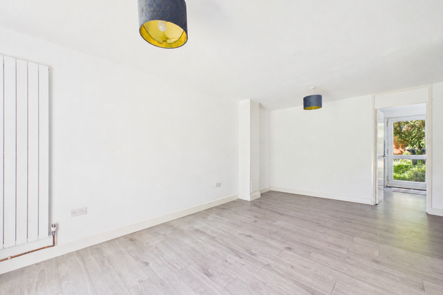 30 The Croft, Marlow photo 2