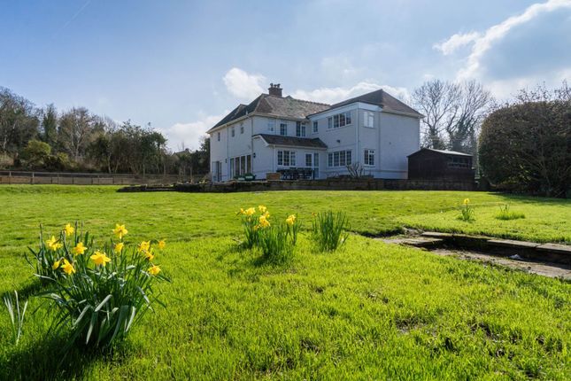 Country house for sale in Church Lane, Great Kimble
