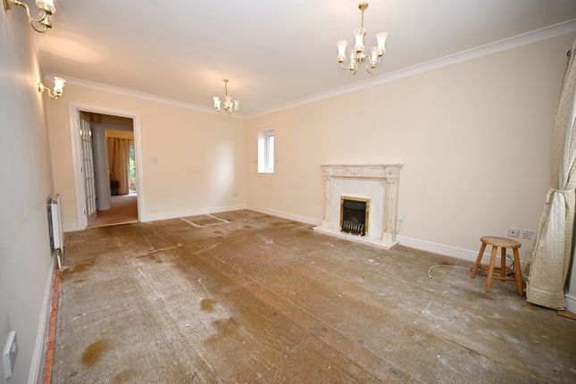 59, Helston Crescent, Barnsley photo 4