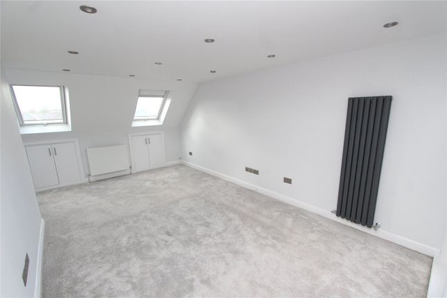 Terraced house to rent in Clarendon Road, London