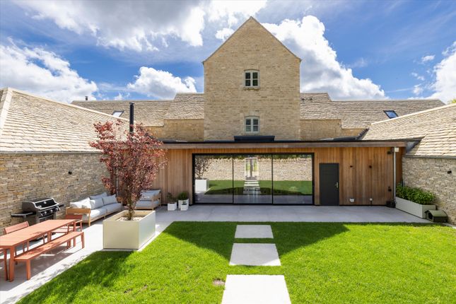 Thumbnail Terraced house for sale in Kennel Lane, Chipping Norton, Oxfordshire