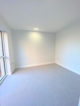 Flat to rent in Pridewell Court, Pynnacles Close, Stanmore, Middlesex