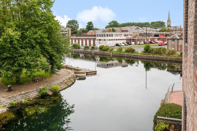 33 Canal Wharf, Chichester photo 2