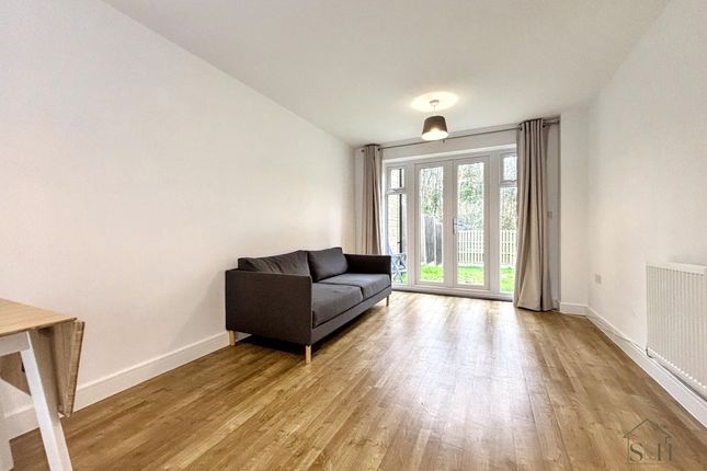 3 John Haselden Crescent, Ashford photo 2