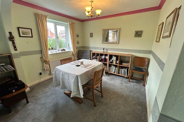 27, Plas Penrhyn, Llandudno photo 4