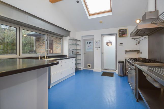 48, Castle View, Wakefield photo 3