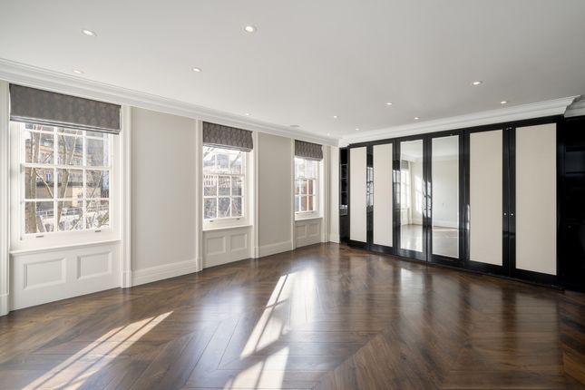 Town house for sale in Lygon Place, London
