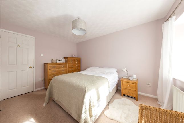 End terrace house for sale in Claverley Green, Luton, Bedfordshire