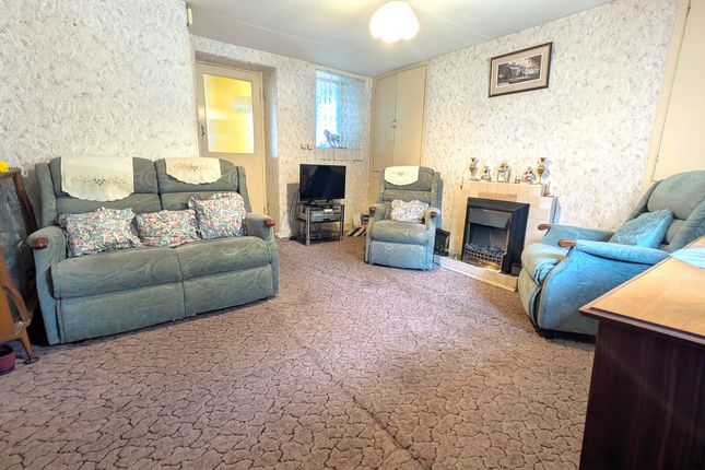 29 Holmbush Road, St. Austell photo 2