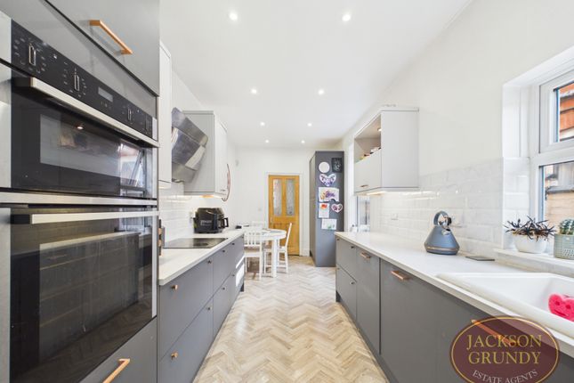 37, Cedar Road, Northampton photo 4
