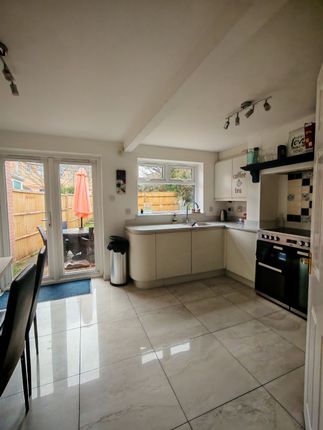 1, Tristram Close, Eastleigh photo 4