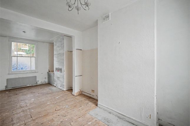 101, Tyneham Road, London photo 3