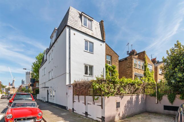Flat for sale in Stokenchurch Street, London