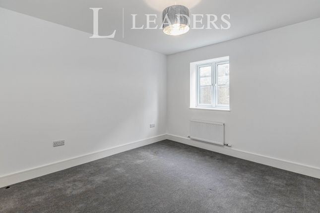 93b Hersham Road, 93b Hersham Road photo 4