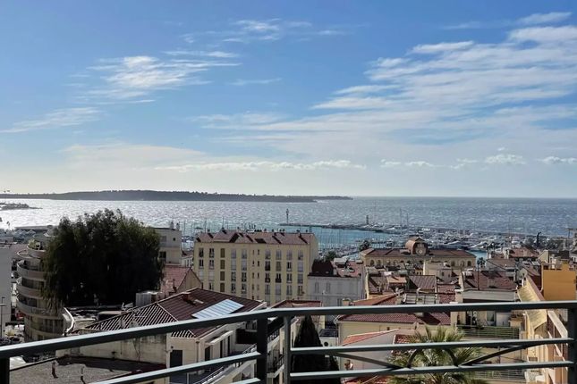 Penthouse for sale in Cannes, Forville, 06400, France
