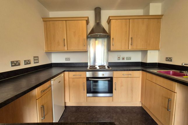 28, Heol Staughton, Cardiff, Cardiff photo 3