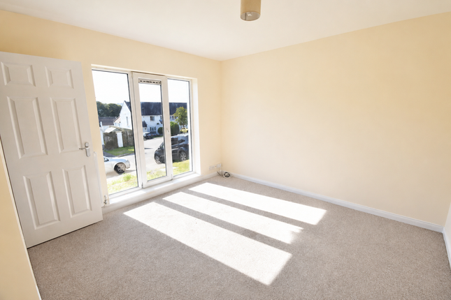 14, Ballakermeen Close, Douglas photo 4