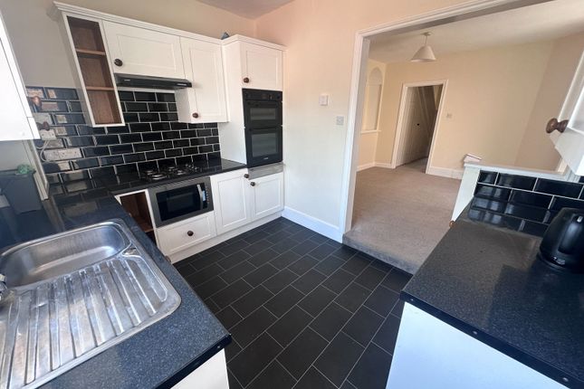 6, Whitley Road, Eastbourne photo 2