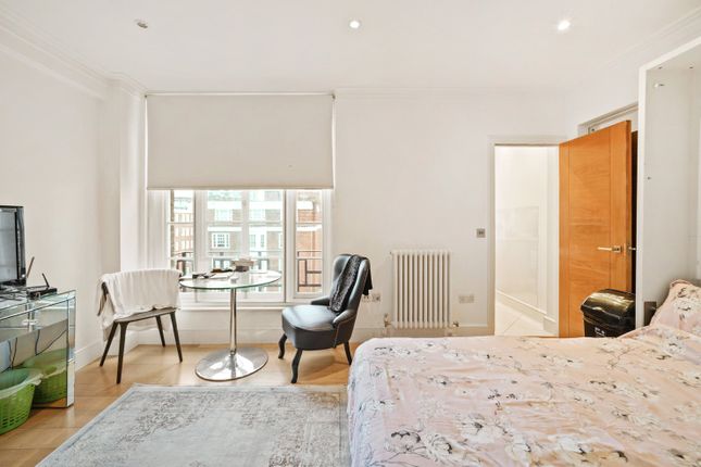 Studio for sale in Forset Court, London