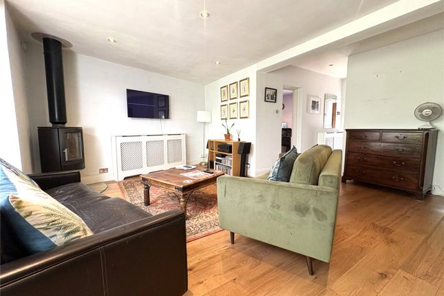12, Fanshawe Street, Hertfordshire photo 2