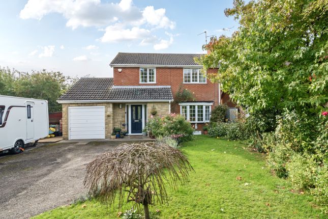 1360987-22-68Db50205Ff3B