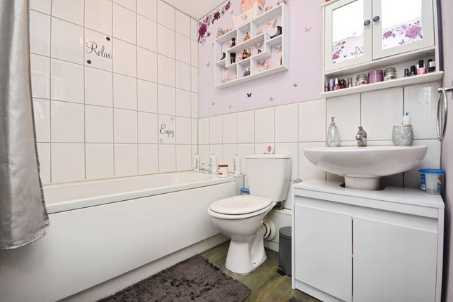 Flat 2, Springbok House, Heycroft Way, Chelmsford photo 4