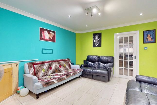 Kings Road, 3, South Harrow, London photo 5