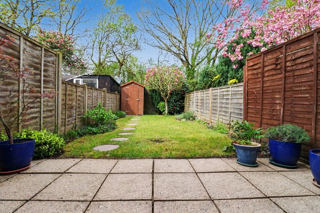 24 Bryony Gardens, Eastleigh photo 4