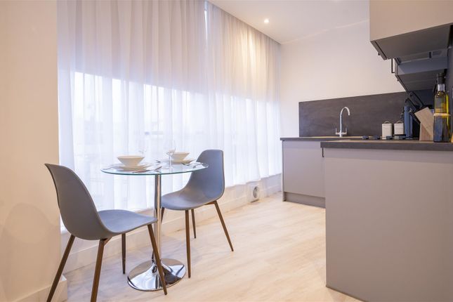 Flat 4, Broadway House, 42 Queen Street, Maidenhead photo 5