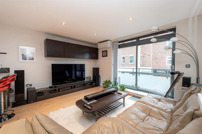 Flat for sale in Corporation Street, High Wycombe