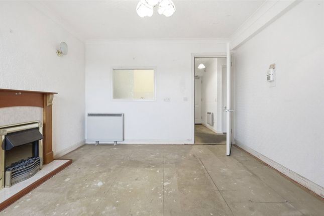 Flat 11, Pembridge Court,, Riviera Drive, Essex photo 4