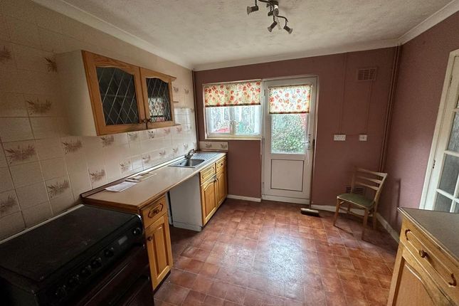 Thumbnail Terraced house to rent in Roles Grove, Chadwell Heath, Romford