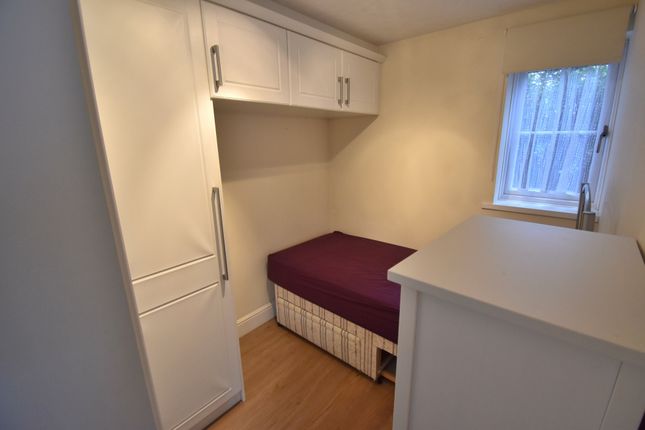Bernice Close, Rainham photo 5