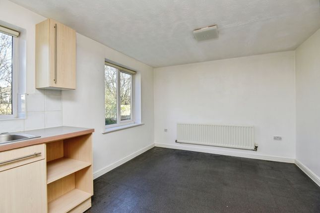 23, Bullrushes Close, Staffordshire photo 4