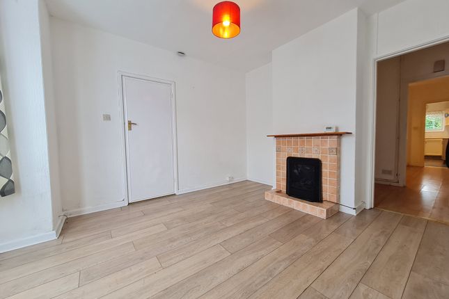 13, East Cowes photo 2
