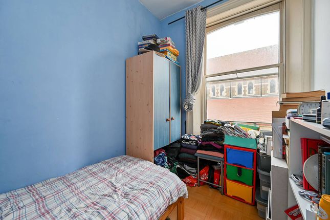 Flat for sale in Minford Gardens, Brook Green, London