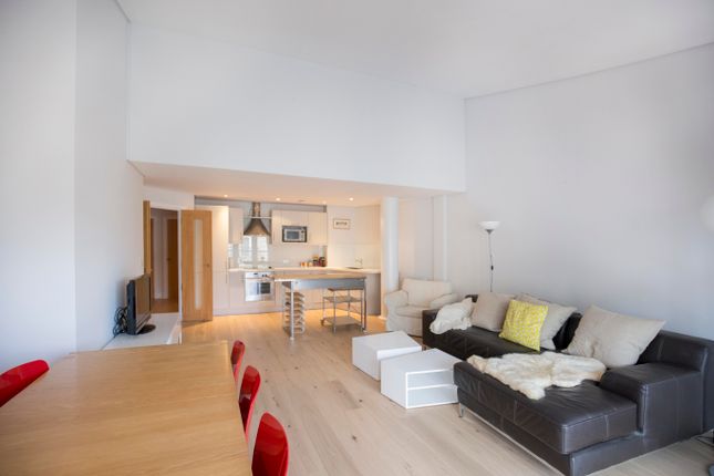 Flat for sale in Marina Place, Hampton Wick, Kingston Upon Thames