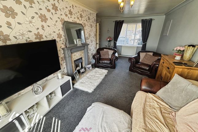 15, Springfield Avenue, Doncaster photo 2