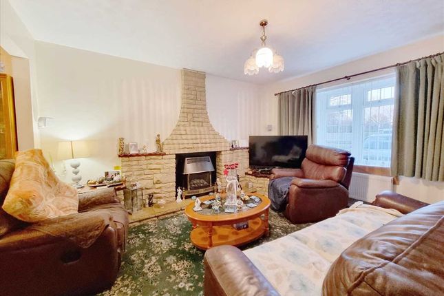 18, Christopher Close, Heckington photo 3